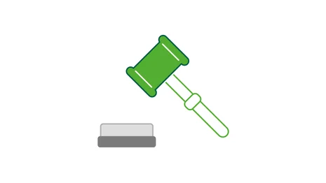 Piktogramm eines grünen Richterhammers über einem grauen Schlagblock. Symbol für strafrechtliche Verfolgung und Sanktionierung von Gewalt.